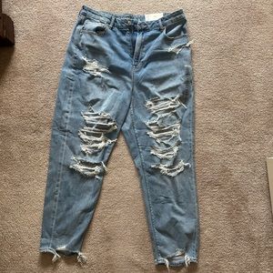 American Eagle Distressed Curvy Mom Jeans Size 14